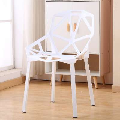 Geometric Shape White PP Plastic Chair 150kg Weight Capacity Chair For Adult