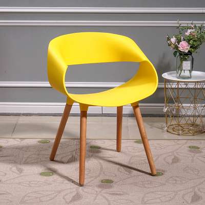 2019 modern livingroom furniture simpleplastic chair dining chair with wooden leg